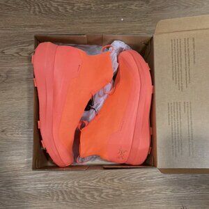 Arc'teryx Norvan 4 Nivalis Women Orange High Top Running Sneakers Drawstring